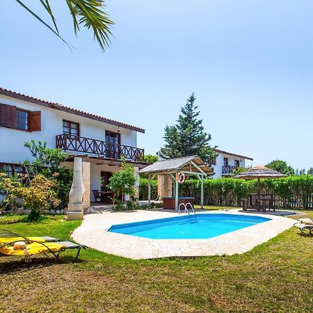 Amazing Home In Pomos With Wifi Luaran gambar